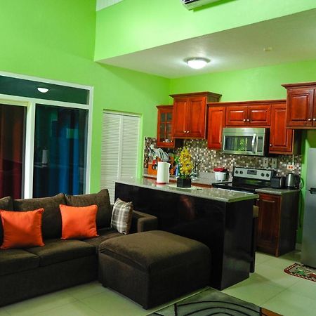 Gk Luxury Apartment Кінгстон Екстер'єр фото